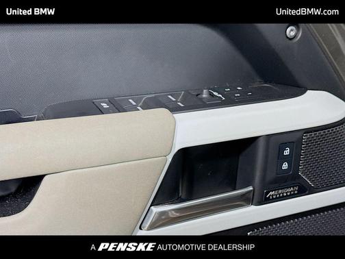 2023 Land Rover Defender 110 SE