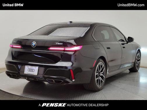 Black Sapphire Metallic 2024 BMW 760 xDrive