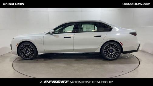 2026 BMW 750e i xDrive