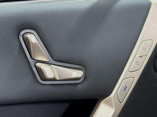 Black Sapphire Metallic 2026 BMW iX xDrive60