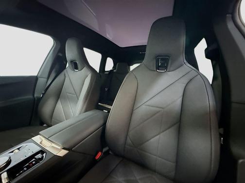 Black Sapphire Metallic 2026 BMW iX xDrive60
