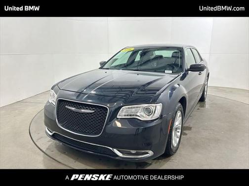 2016 Chrysler 300 Limited