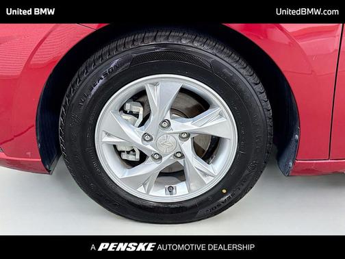 Scarlet Red Pearl 2022 Hyundai ELANTRA SE