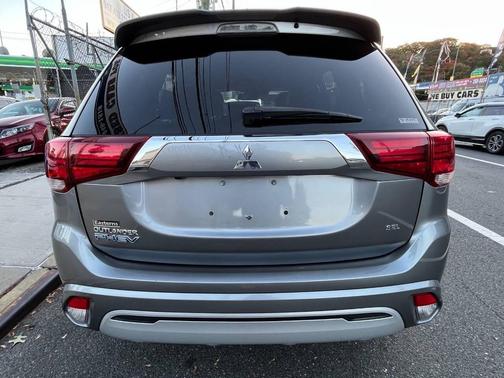 2022 Mitsubishi Outlander PHEV SEL
