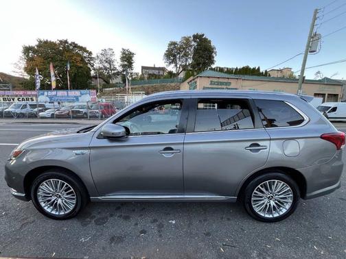 2022 Mitsubishi Outlander PHEV SEL