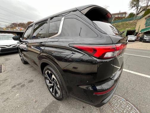 2022 Mitsubishi Outlander ES 4dr SUV