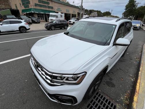 2021 Volkswagen Atlas 3.6L SE w/Technology