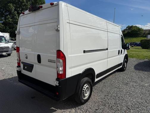 White 2024 RAM ProMaster 2500 Tradesman