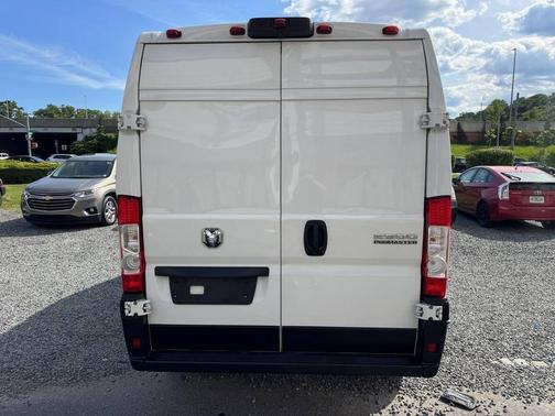 White 2024 RAM ProMaster 2500 Tradesman
