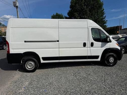 White 2024 RAM ProMaster 2500 Tradesman