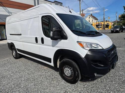 White 2024 RAM ProMaster 2500 Tradesman