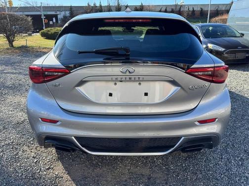 2017 INFINITI QX30 Sport 4dr Crossover