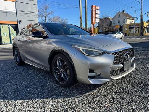 2017 INFINITI QX30 Sport 4dr Crossover