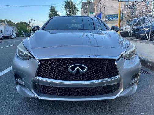 2017 INFINITI QX30 Sport 4dr Crossover