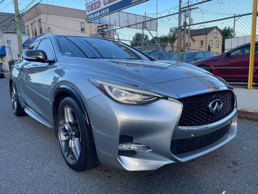 2017 INFINITI QX30 Sport 4dr Crossover