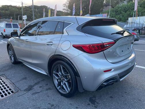 2017 INFINITI QX30 Sport 4dr Crossover