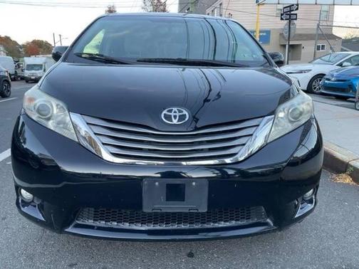 2016 Toyota Sienna XLE