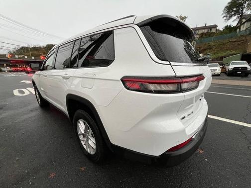 2022 Jeep Grand Cherokee L Laredo