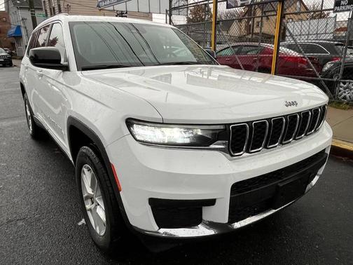 2022 Jeep Grand Cherokee L Laredo