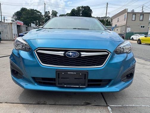 Blue 2018 Subaru Impreza 2.0i