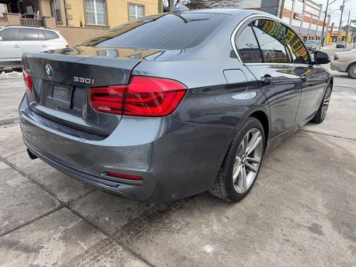 2018 BMW 330 xDrive