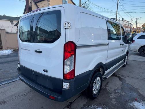 2017 Ford Transit-250 Base