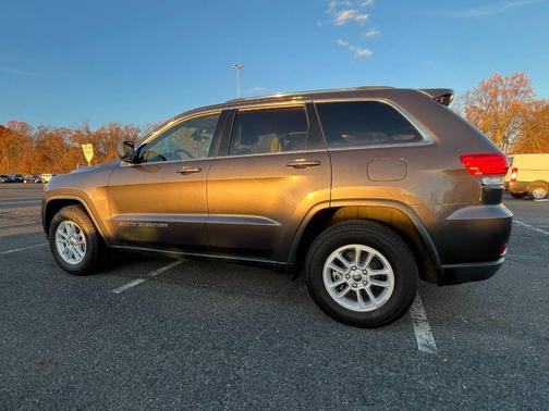 2020 Jeep Grand Cherokee Laredo