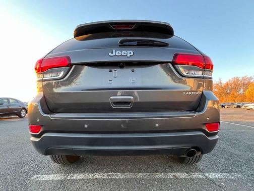 2020 Jeep Grand Cherokee Laredo