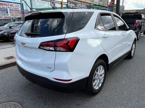 2022 Chevrolet Equinox LS