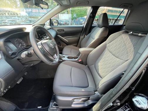 2025 Toyota Corolla Cross LE