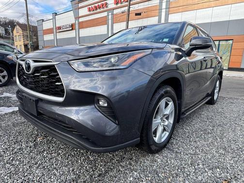 2021 Toyota Highlander LE