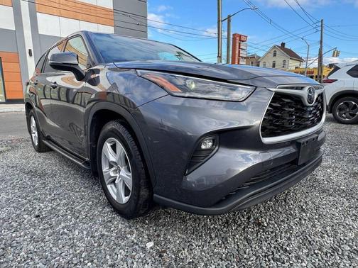 2021 Toyota Highlander LE
