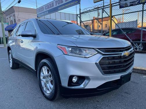 2021 Chevrolet Traverse LT Cloth