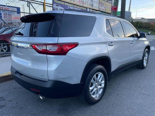 2021 Chevrolet Traverse LT Cloth