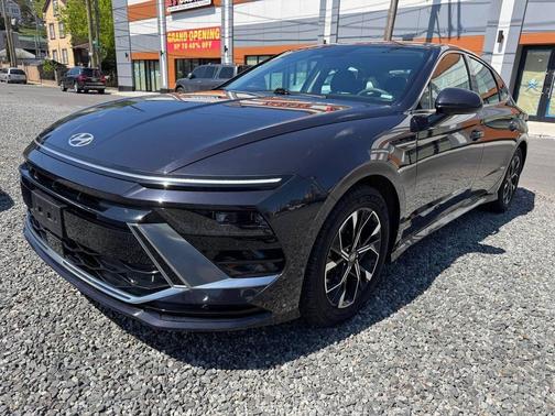 Black 2024 Hyundai SONATA SEL