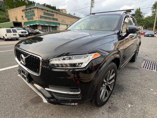 2016 Volvo XC90 T6 Momentum