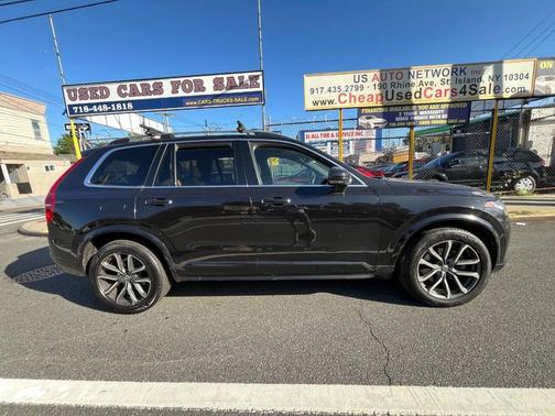 2016 Volvo XC90 T6 Momentum