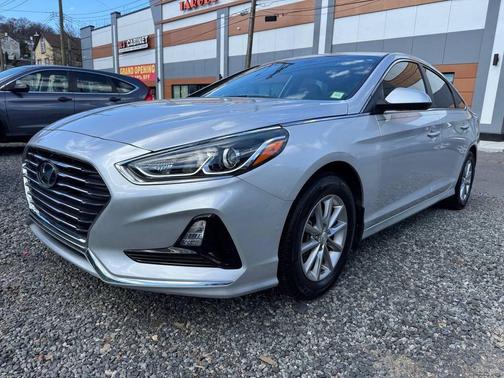 Silver 2019 Hyundai SONATA SE