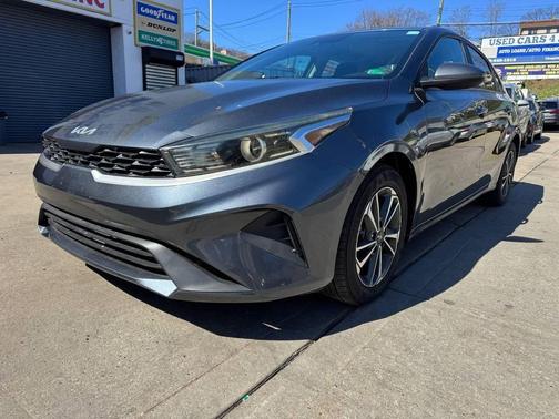 Gray 2023 Kia Forte LXS