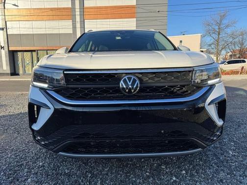 2023 Volkswagen Taos SE 4dr SUV