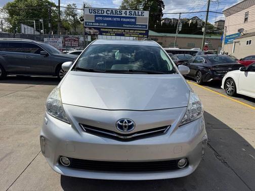 Silver 2014 Toyota Prius v Five