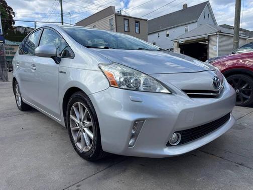 Silver 2014 Toyota Prius v Five