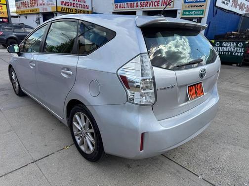 Silver 2014 Toyota Prius v Five