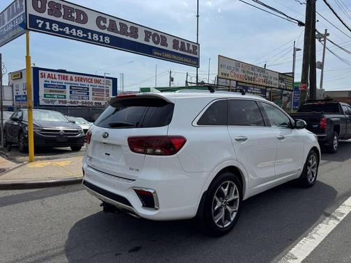 White 2019 Kia Sorento SX