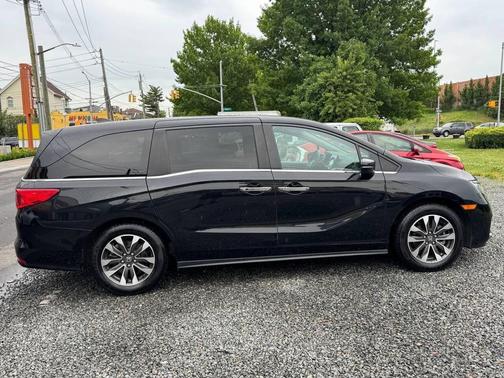Crystal Black Pearl 2022 Honda Odyssey EX-L