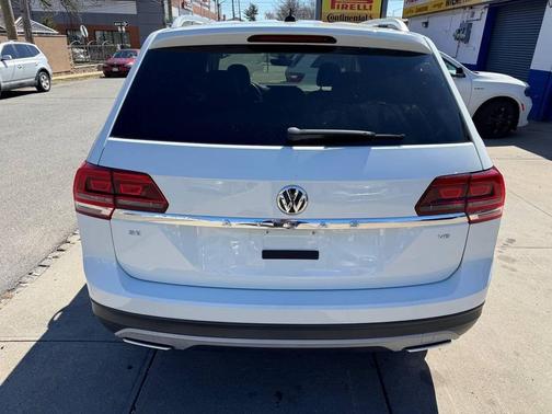 2018 Volkswagen Atlas 3.6L SE w/Technology