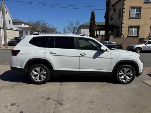 2018 Volkswagen Atlas 3.6L SE w/Technology