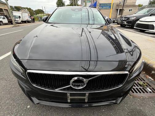 2019 Volvo S90 T5 Momentum