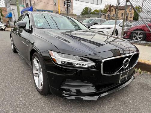 2019 Volvo S90 T5 Momentum