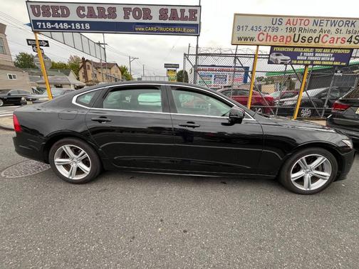 2019 Volvo S90 T5 Momentum